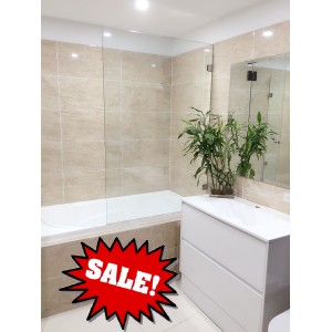 Nexus Over bath tub single panel 700